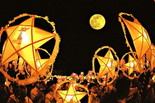 Lễ hội rước đèn Trung thu lớn nhất Việt Nam tại Phan Thiết