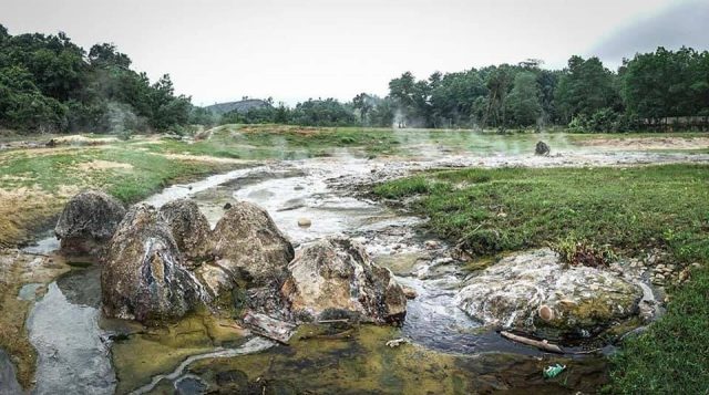 Suối Bang Quảng Bình – Suối nước nóng ẩn mình giữa núi rừng