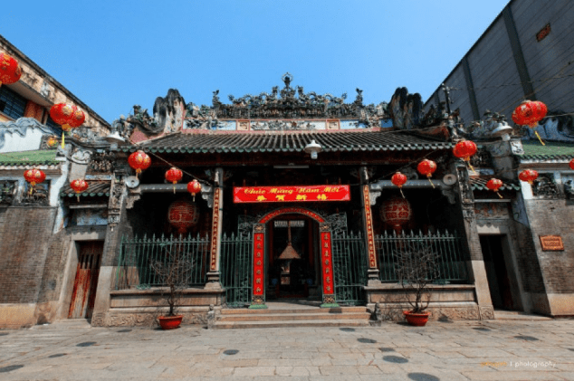 Tham quan ngôi chùa Bà Thiên Hậu – Chốn linh thiêng giữa lòng Sài Gòn