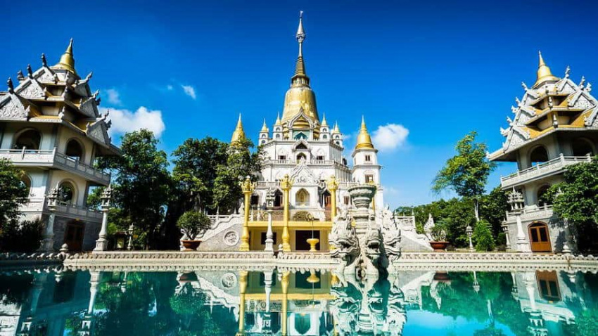 Ghé thăm chùa Bửu Long – “Ngôi chùa Thái” đẹp ngỡ ngàng ở Sài Gòn