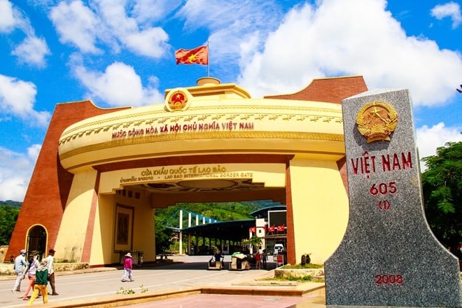 Về Quảng Trị mua sắm thả ga ở cửa khẩu Lao Bảo