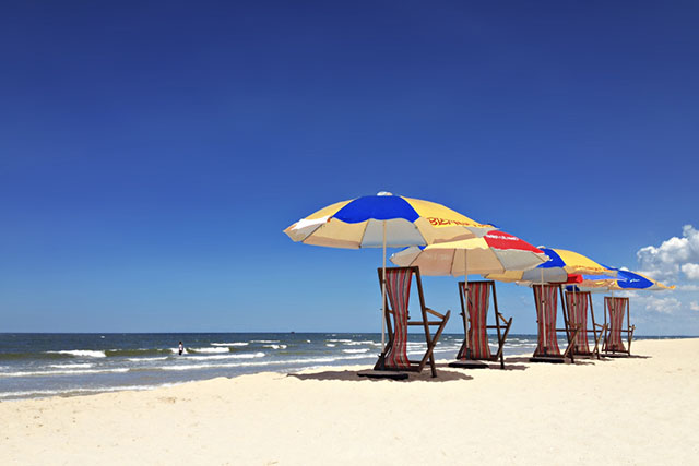 biển nhật lệ, đặc sản nhật lệ, du lịch quảng bình, phong nha kẻ bàng, rượu đẻn, trượt cát, biển nhật lệ – một trong những bãi biển đẹp nhất ở việt nam