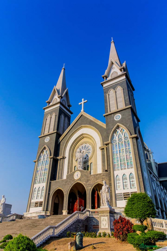 Nhà thờ chánh tòa Phú Cường – Biểu tượng của thành phố Bình Dương