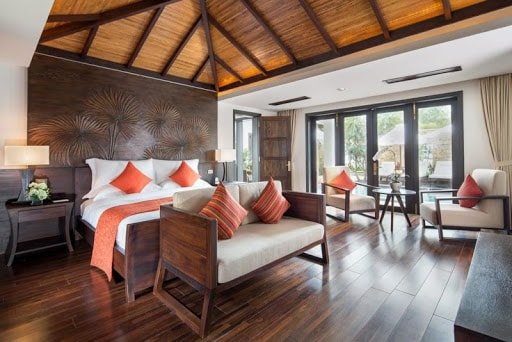 điểm danh ngay top 15 resort nha trang có bãi biển riêng