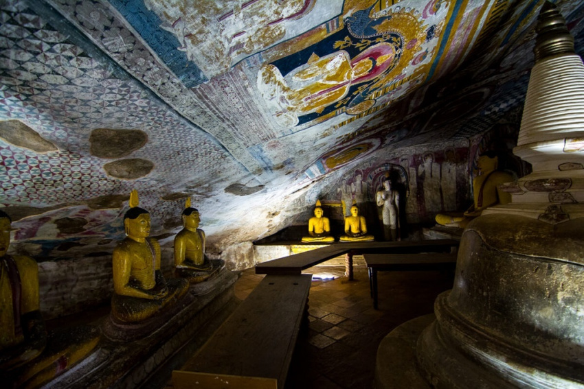 du lịch sri lanka, khu đền vàng, đề vàng ở sri lanka, đền vàng dambulla, điểm đến sri lanka, kinh ngạc với khu đền vàng dưới tảng đá khổng lồ ở sri lanka