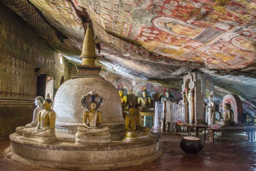 du lịch sri lanka, khu đền vàng, đề vàng ở sri lanka, đền vàng dambulla, điểm đến sri lanka, kinh ngạc với khu đền vàng dưới tảng đá khổng lồ ở sri lanka