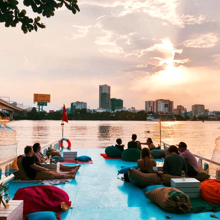 Note ngay 6 quán cafe Sài Gòn view sông đẹp lãng mạn