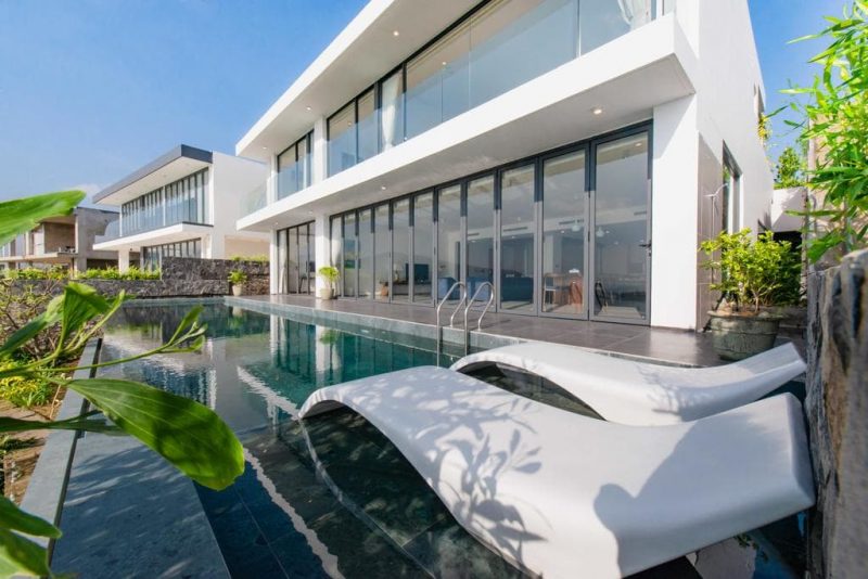 chắc hẳn bạn chưa biết về 12 villa nha trang có hồ bơi này?