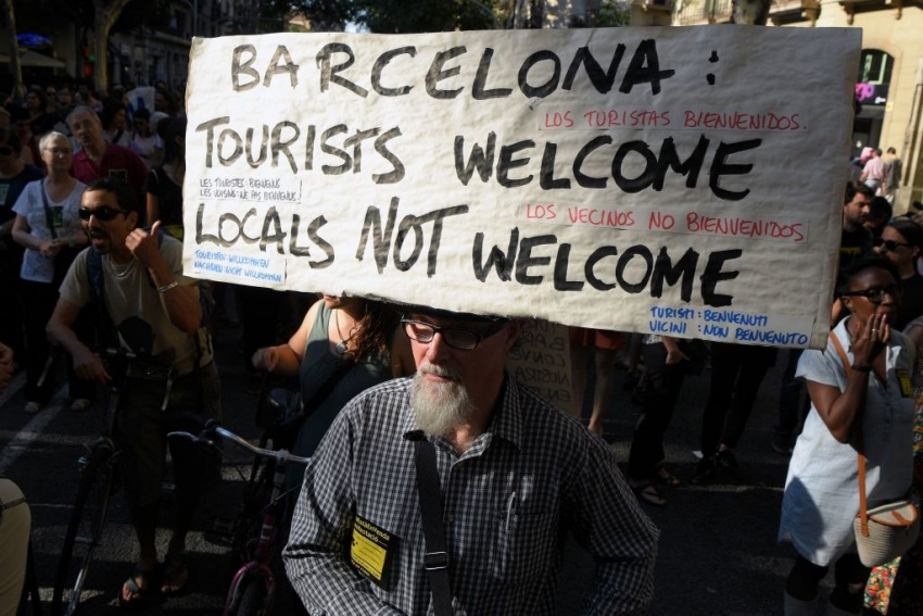 du lịch barcelona, tây ban nha, xứ sở bò tót, lý do dân barcelona coi khách du lịch như khủng bố