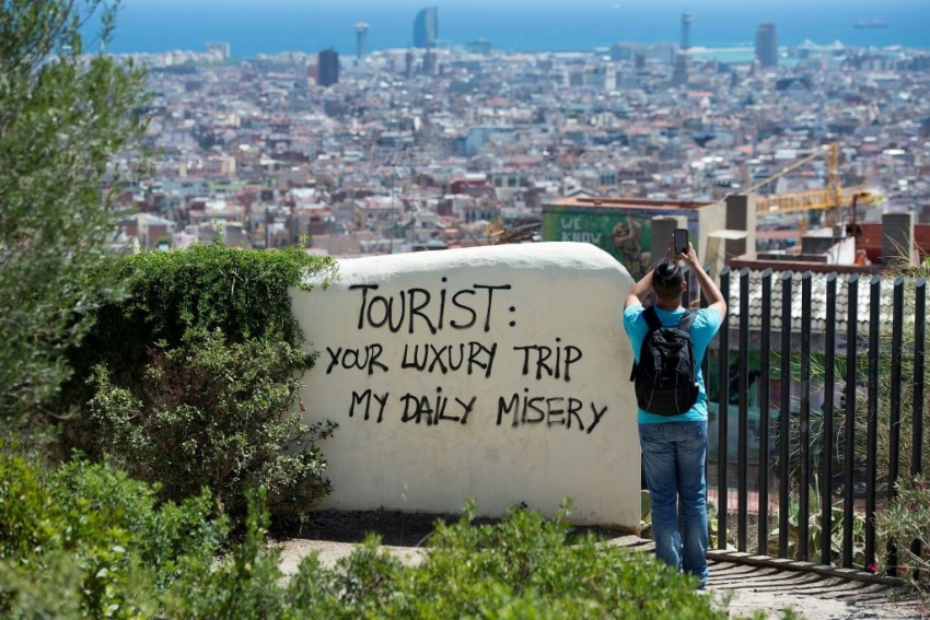 du lịch barcelona, tây ban nha, xứ sở bò tót, lý do dân barcelona coi khách du lịch như khủng bố