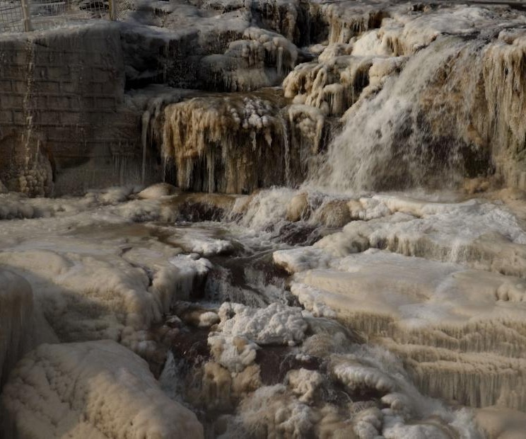 sông hoàng hà, khung cảnh sông hoàng hà khi bước vào mùa băng giá