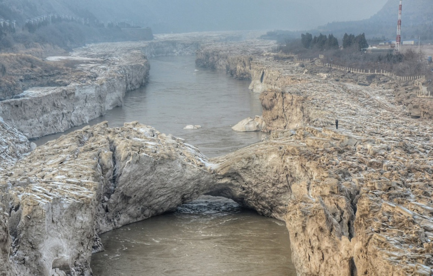 sông hoàng hà, khung cảnh sông hoàng hà khi bước vào mùa băng giá