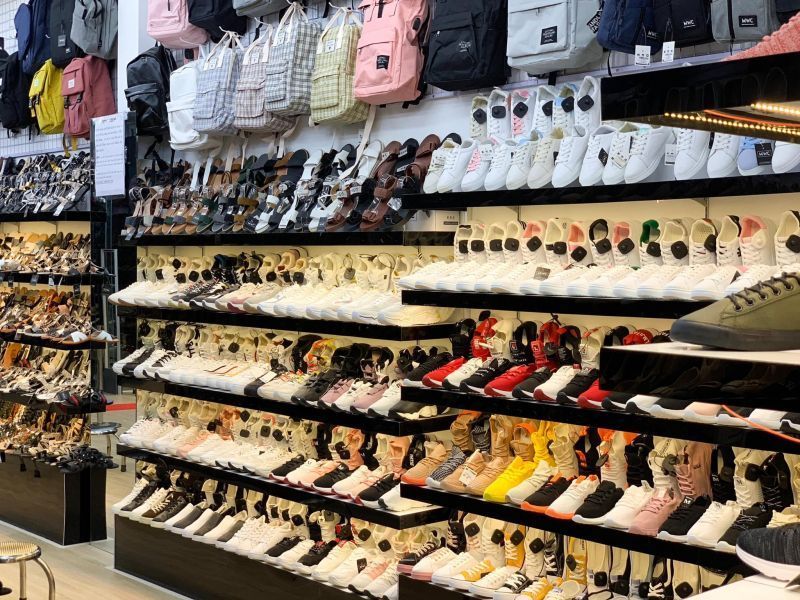 Top 5 Shop bán giày thể thao nam đẹp nhất quận 7, TP. HCM