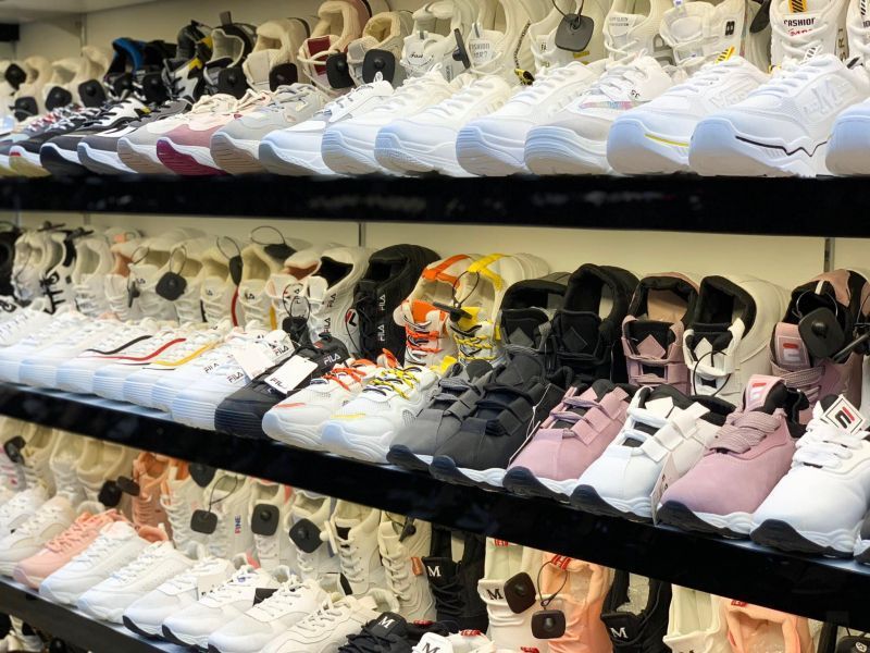 xếp hạng, top 5 shop bán giày thể thao nam đẹp nhất quận 7, tp. hcm