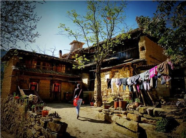 làng chengzi, kỳ lạ ngôi làng có hơn 800 ngôi nhà thông liền nhau
