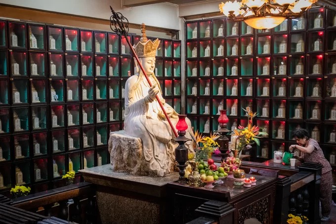 du lịch tphcm, khách sạn tphcm, ngôi chùa có hơn 10.000 tượng phật ở sài gòn