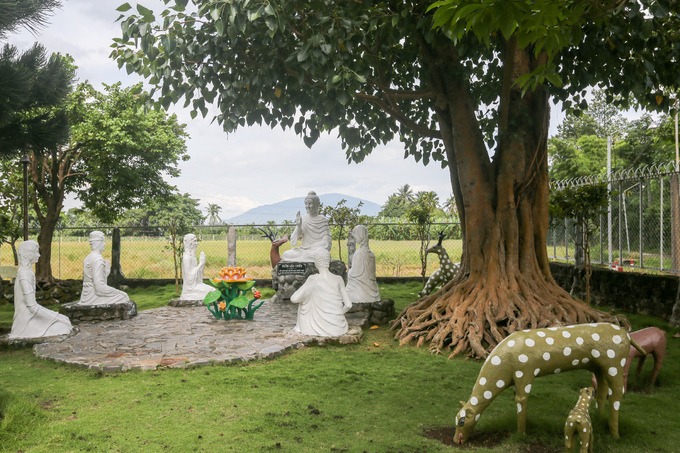du lịch đồng nai, khách san đồng nai, điểm đến đồng nai, ngôi chùa có cổng hình cây tre