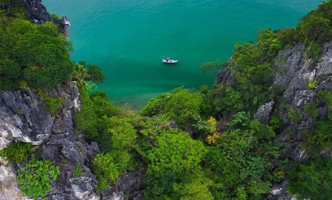 du lịch hạ long, du thuyền hạ long, resort hạ long, điểm đến hạ long, vẻ đẹp vịnh hạ long trong một ngày đêm