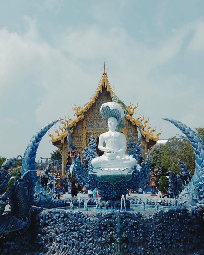 du lịch bangkok, du lịch chiang rai, khách sạn bangkok, thành phố chiang rai, ghé thái lan, check-in sống ảo tại ngôi chùa xanh dát vàng sang chảnh