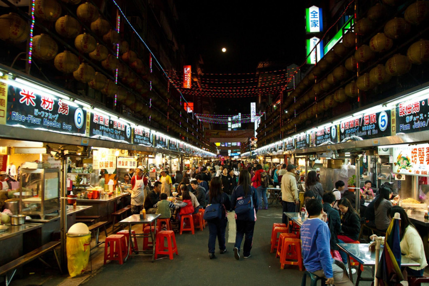 chợ đêm rod fai, du lịch bangkok, khách sạn bangkok, rod fai và những chợ đêm nổi tiếng thế giới