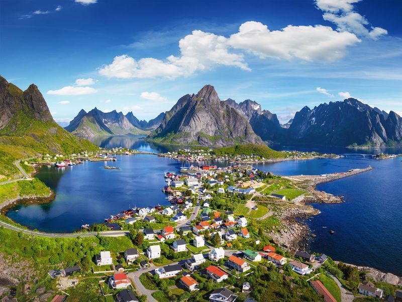 Review 10 Địa điểm nổi tiếng thu hút khách du lịch nhất ở Na Uy năm 2022