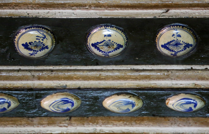 du lịch tphcm, khách sạn tphcm, ngôi chùa gần 300 tuổi trang trí hàng nghìn chiếc đĩa ở sài gòn