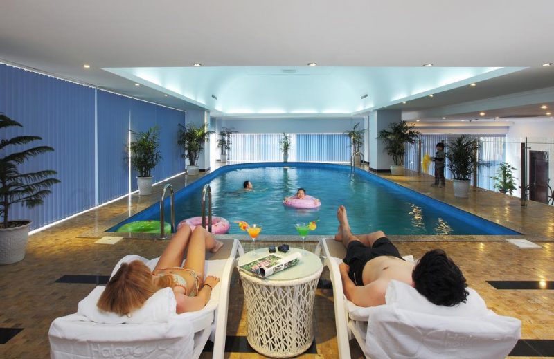 điểm qua top 10 khách sạn quảng ninh có hồ bơi cực sang chảnh