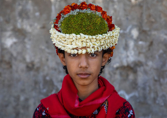 bộ tộc asir, bộ tộc tihama, đội hoa trên đầu, nơi đàn ông đội hoa trên đầu để làm đẹp và chữa bệnh