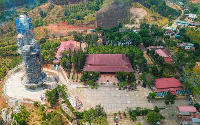 Ngôi chùa có gần 500 bức tượng giống nhau ở Lâm Đồng