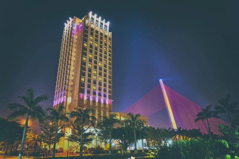 top 22 khách sạn gần cầu rồng đà nẵng view đẹp miễn chê