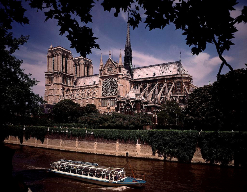 du lịch paris, du lịch pháp, nhà thờ đức bà paris, điểm đến paris, 9 điều bạn cần biết về nhà thờ đức bà paris
