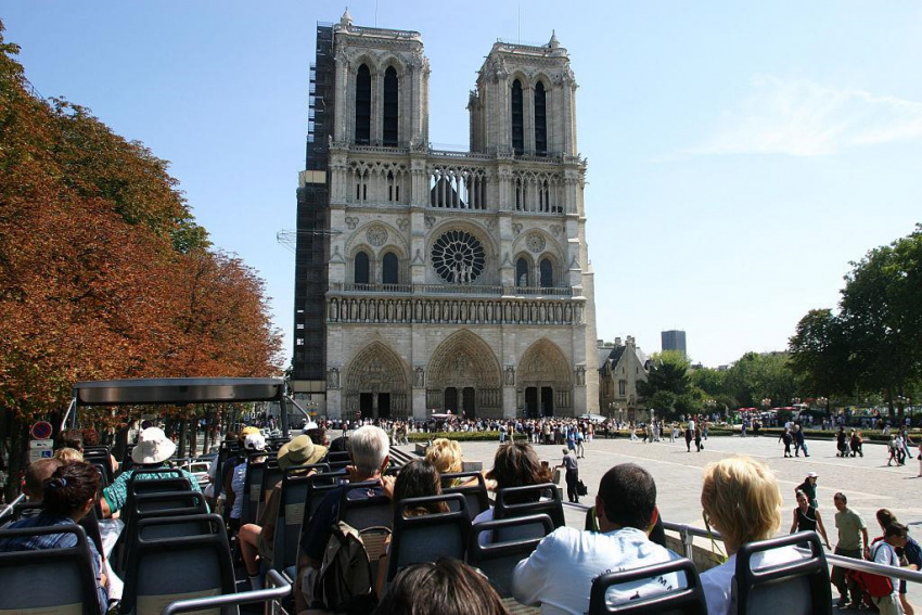 du lịch paris, du lịch pháp, nhà thờ đức bà paris, điểm đến paris, 9 điều bạn cần biết về nhà thờ đức bà paris