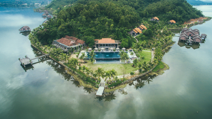 Độc đáo Vedana Lagoon Resort & Spa Huế, resort có bungalow nổi trên mặt nước đầu tiên ở Việt Nam