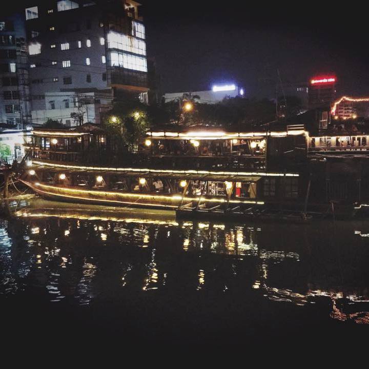 Trải nghiệm uống cà phê trên thuyền, ngắm sông ngay giữa Sài Gòn