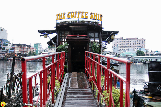 du lịch tphcm, khách sạn tphcm, the coffee ship, điểm đến tphcm, trải nghiệm uống cà phê trên thuyền, ngắm sông ngay giữa sài gòn