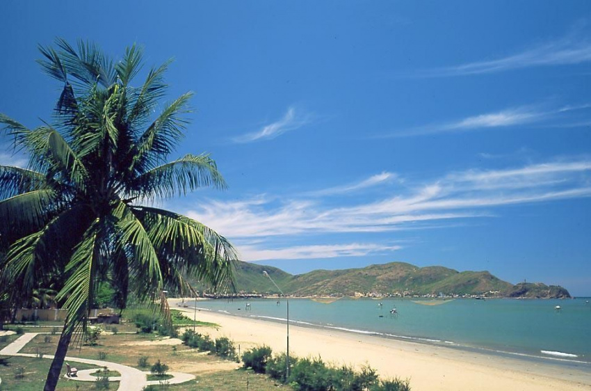 địa điểm du lịch, top 16 bãi biển quy nhơn đẹp nhất hoang sơ kỳ vĩ gần trung tâm