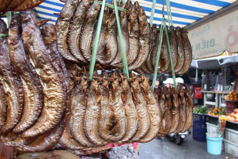 khám phá ẩm thực xứ chùa tháp tại chợ campuchia ở sài gòn