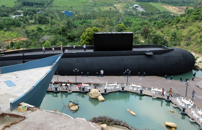 du lịch nha trang, resort nha trang, tàu ngầm kilo, mô hình tàu ngầm kilo trên núi khánh hòa thu hút du khách
