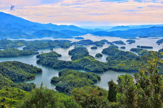 Hướng dẫn du lịch Tà Đùng tự túc: Ngắm trọn ‘vịnh Hạ Long’ thu nhỏ tại Đắk Nông chỉ với 2 triệu đồng