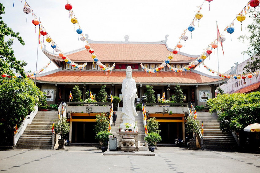 Top 15 địa điểm đi lễ chùa đầu năm tại TP HCM linh thiêng nhất