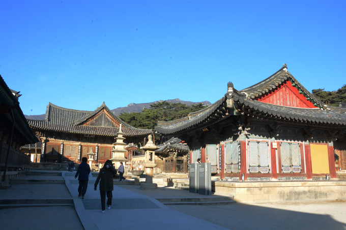 chùa tongdosa, du lịch seoul, tham quan seoul, ngôi chùa có ngọn nến 1.300 năm không tắt ở hàn quốc