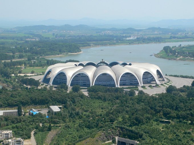 Bên trong sân vận động lớn nhất thế giới ở Triều Tiên
