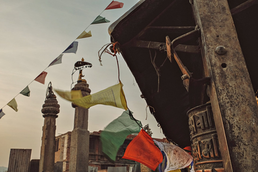 cờ lungta, du lịch nepal, thamel nepal, trekking nepal, nhịp sống thường nhật của người dân khu ổ chuột ở nepal