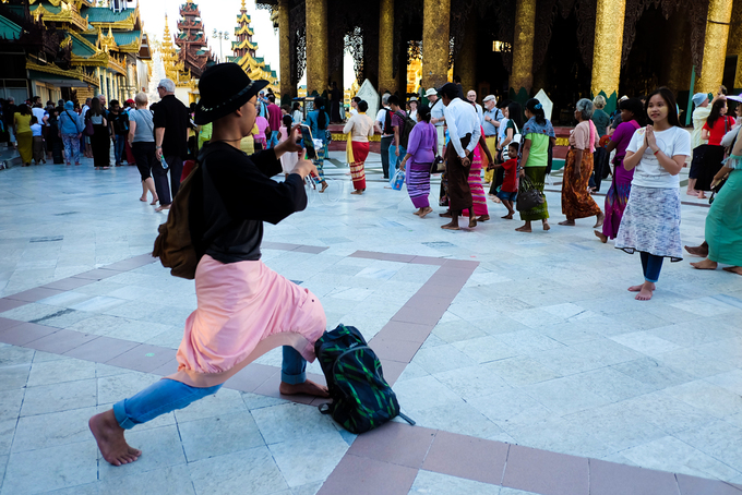 chùa shwedagon, chùa shwedagon myanmar, du lịch bagan, du lịch myanmar, khách sạn myanmar, kinh nghiệm đi myanmar, điểm đến myanmar, toà tháp xa xỉ nhất thế giới làm từ vàng và kim cương