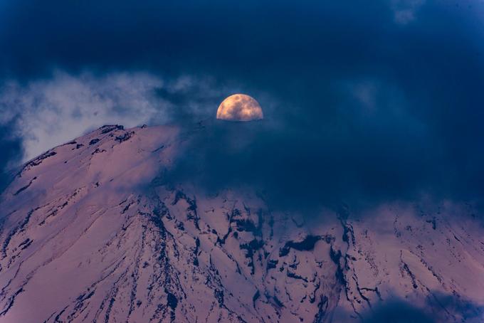 núi phú sĩ, bộ ảnh chụp núi phú sĩ trong 7 năm của nhiếp ảnh gia nhật bản