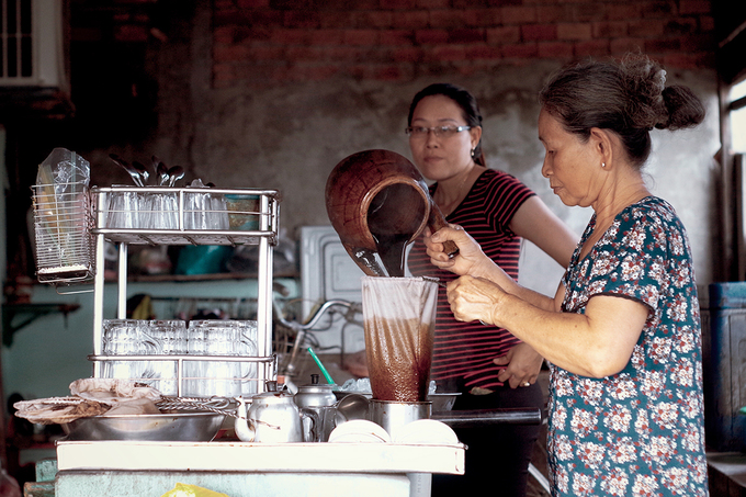Quán cà phê vợt hơn nửa thế kỷ ở An Giang
