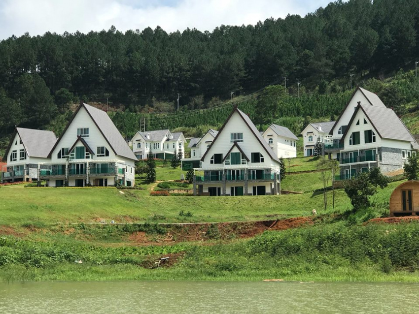 Phát hiện resort mới sở hữu view hồ bơi hướng hồ Tuyền Lâm siêu mộng mơ