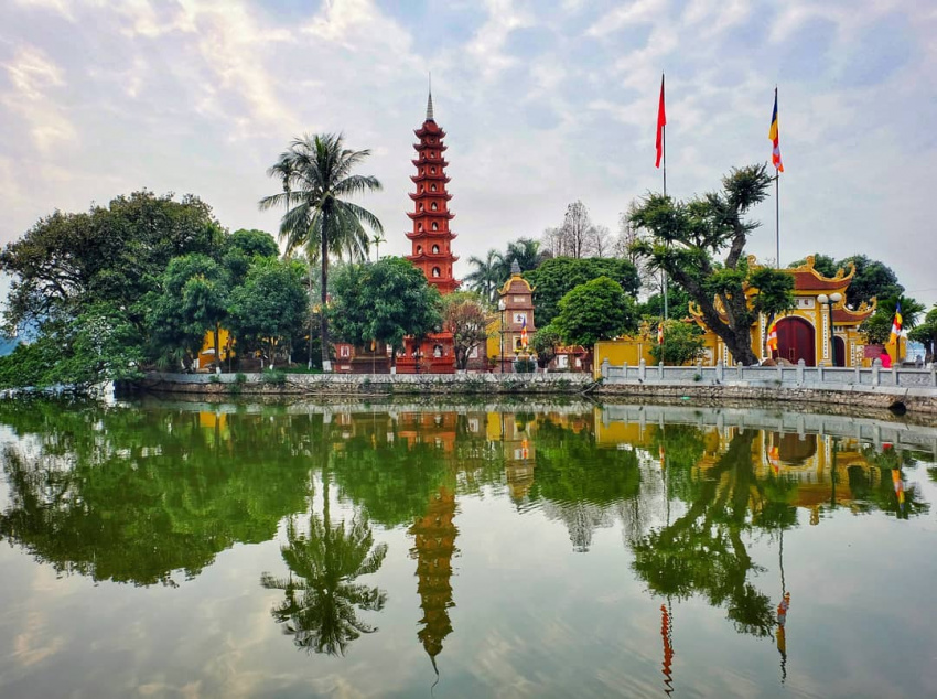 Chùa Trấn Quốc: Địa điểm lễ chùa cầu may đầu năm 2021 ở Hà Nội