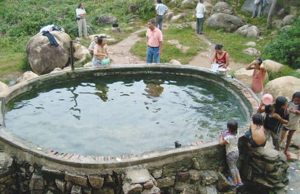 Lâm Đồng: Ghé Đam Rông tắm suối nước nóng