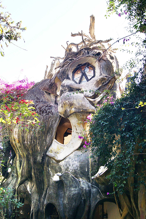 ‘Ngôi nhà ma quái’ ở Đà Lạt hút khách gần 30 năm